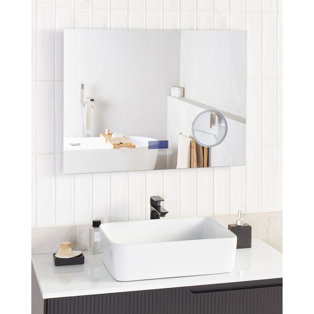 Lustro łazienkowe LED MONTARON 80 cm 60 cm Srebrny