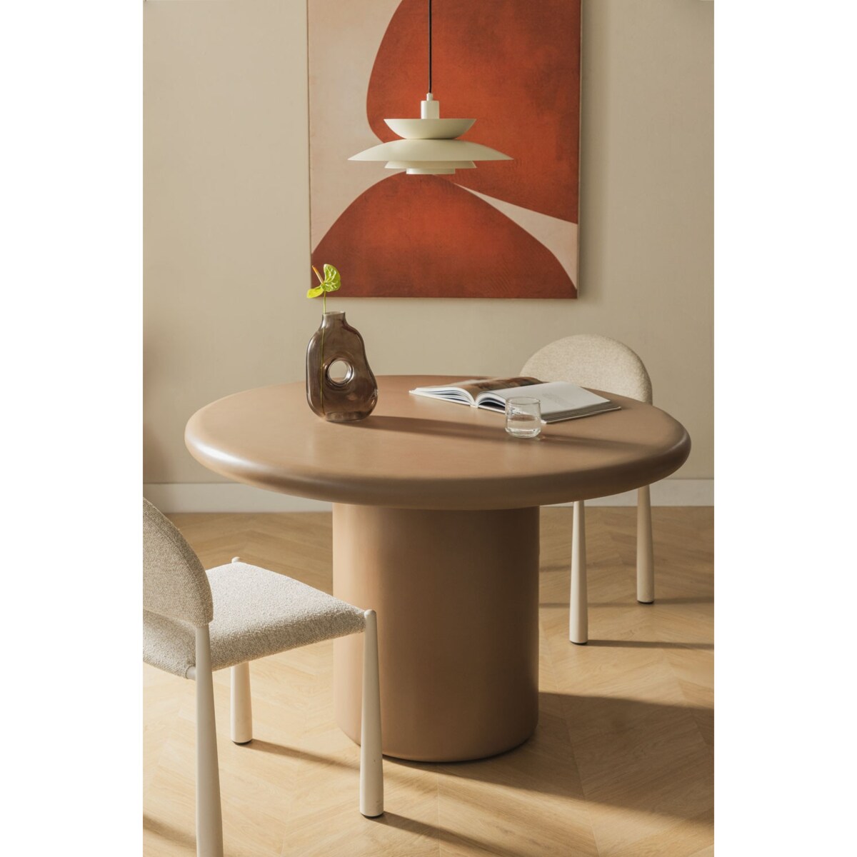 Okrągły stół do jadalni z cementu Namara camelowy Ø120 cm