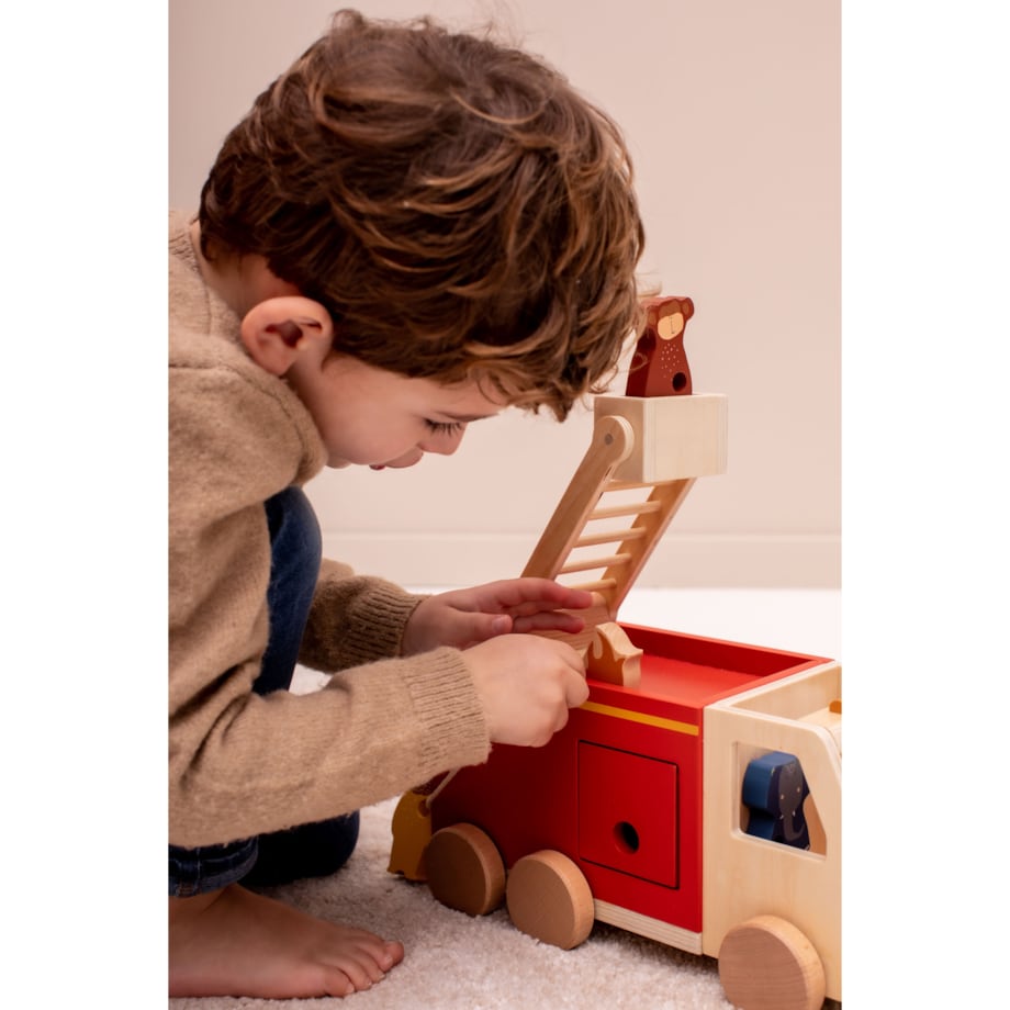 Drewniany wóz strażacki