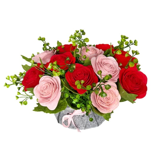 Kwiaty w koszyku DIY - Róże czerowno-różowe