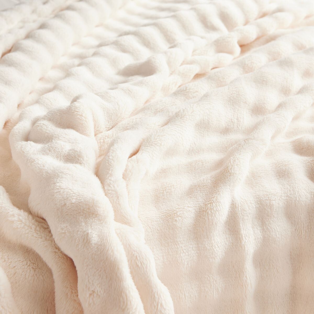 Koc z tłoczonym wzorem 180x130 cm RINO