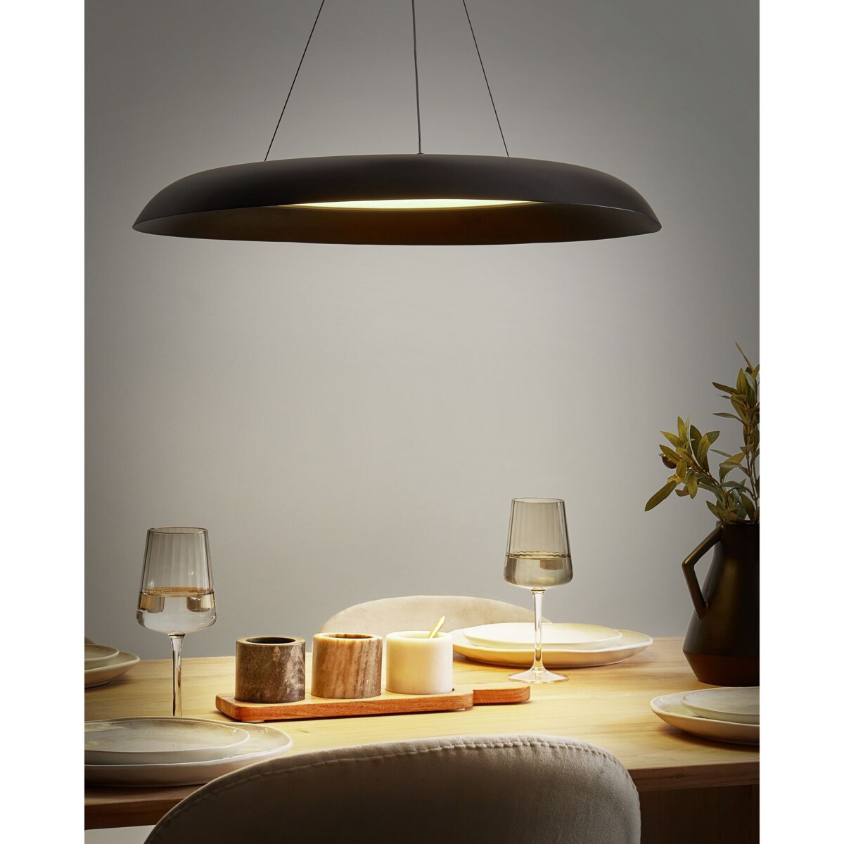 Lampa wisząca LED metalowa czarna SURKO