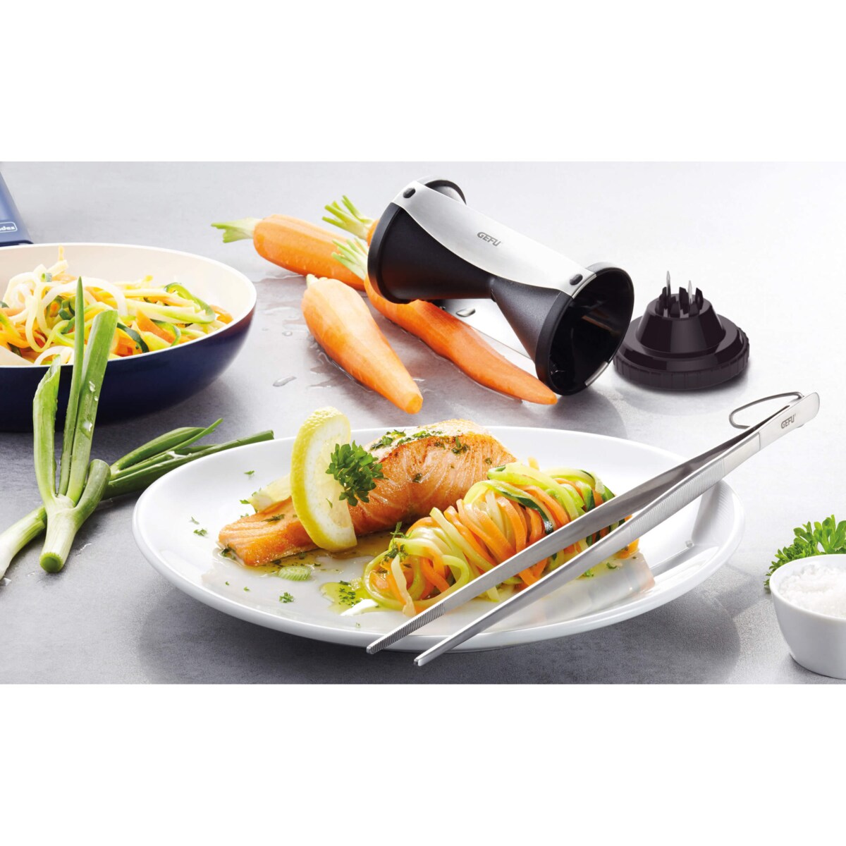 Zestaw: krajalnica spiralna + pęseta kuchenna SPIRELLI®