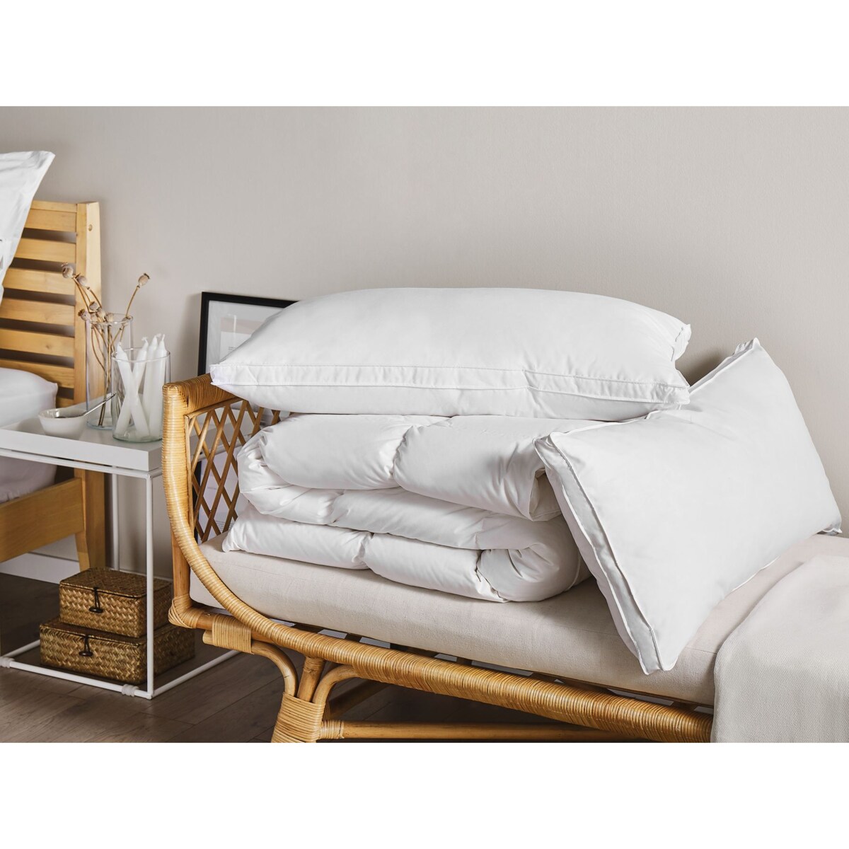 Zestaw 2 poduszek FELDBERG Wysoka Kacze pióra i puch 40 x 80 cm Biały