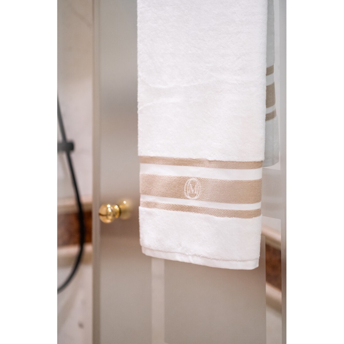 Ręcznik do rąk 50 x 100 cm (beżowy) Monogram Linea OFFICINE Monogram