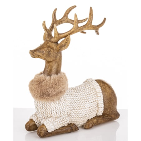 Figurka - leżący jeleń 20x17x8 cm HJORT brązowy w białym swetrze