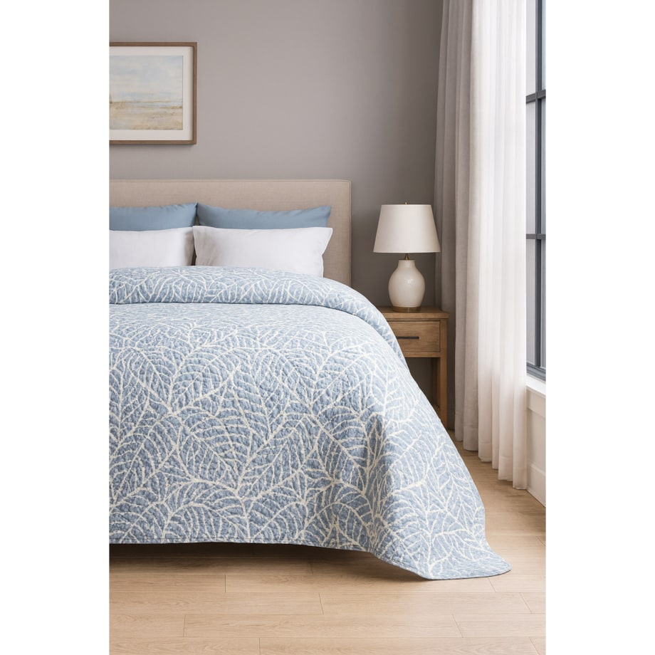 Narzuta pikowana niebieska Remo 170x210 ozdobne liście, drukowana