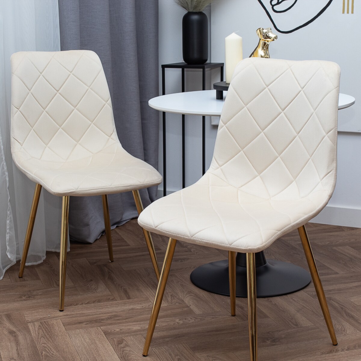 Krzesło tapicerowane beżowe welurowe pikowane glamour złote nogi