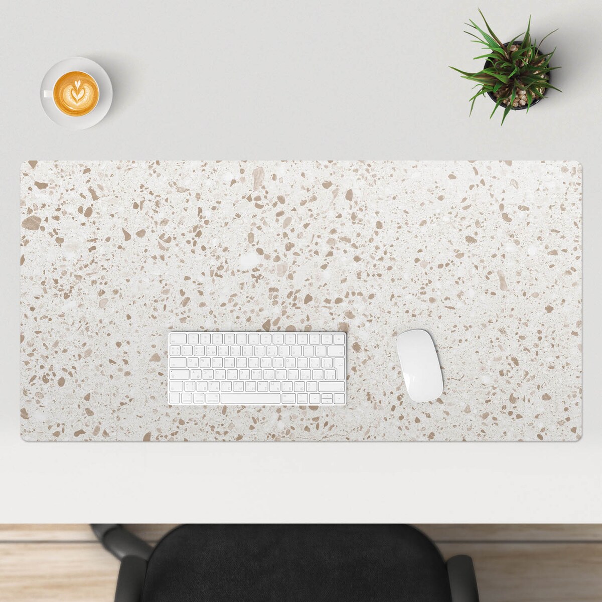 Beżowa mata na biurko Jasne kropki terrazzo, 100x50 cm