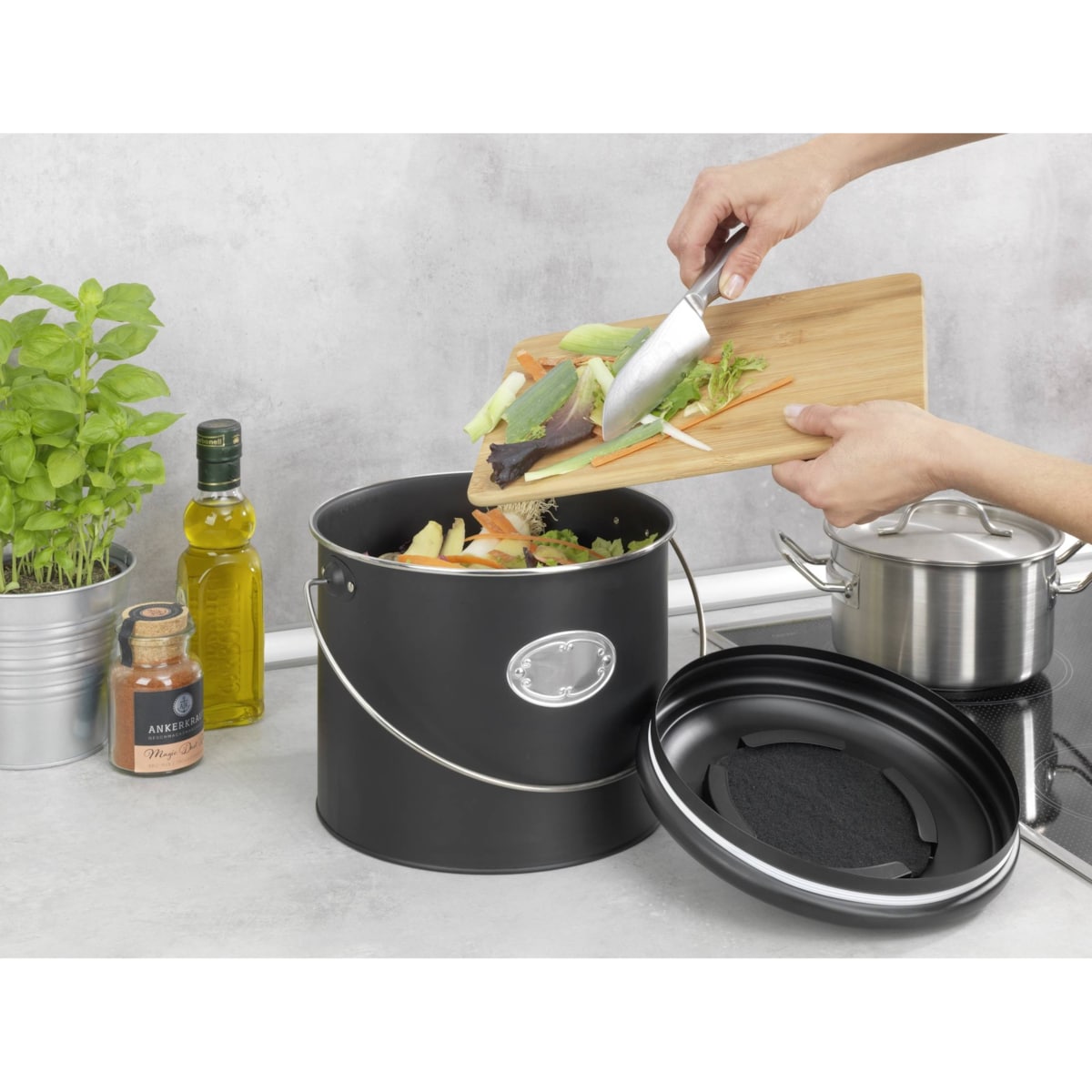 Kosz na kompost, 3 wymienne filtry neutralizujące zapachy, 6 l, Nero, WENKO