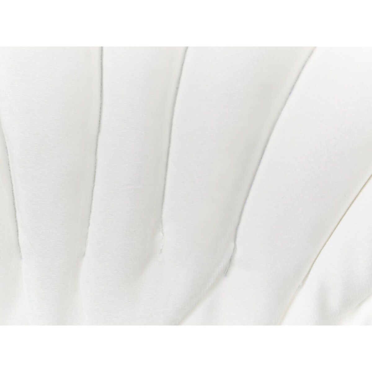 Poduszka dekoracyjna muszla welurowa 47 x 35 cm biała CONSOLIDA