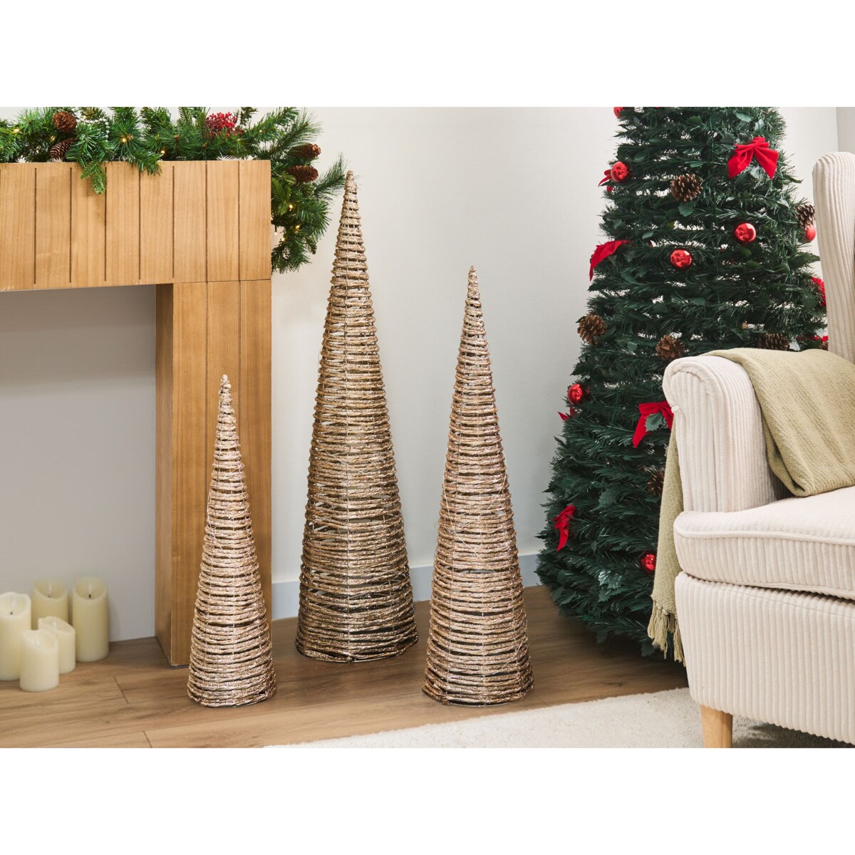 Zestaw 3 dekoracji świątecznych LED TUELSO Choinka 60/80/100 cm Złoty