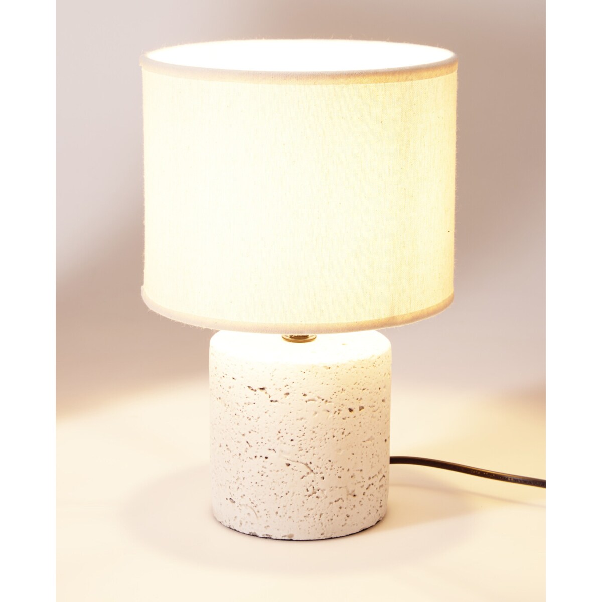 Lampa stołowa z podstawą cementową, abażur lniany, Ø 20,5 x 31 cm