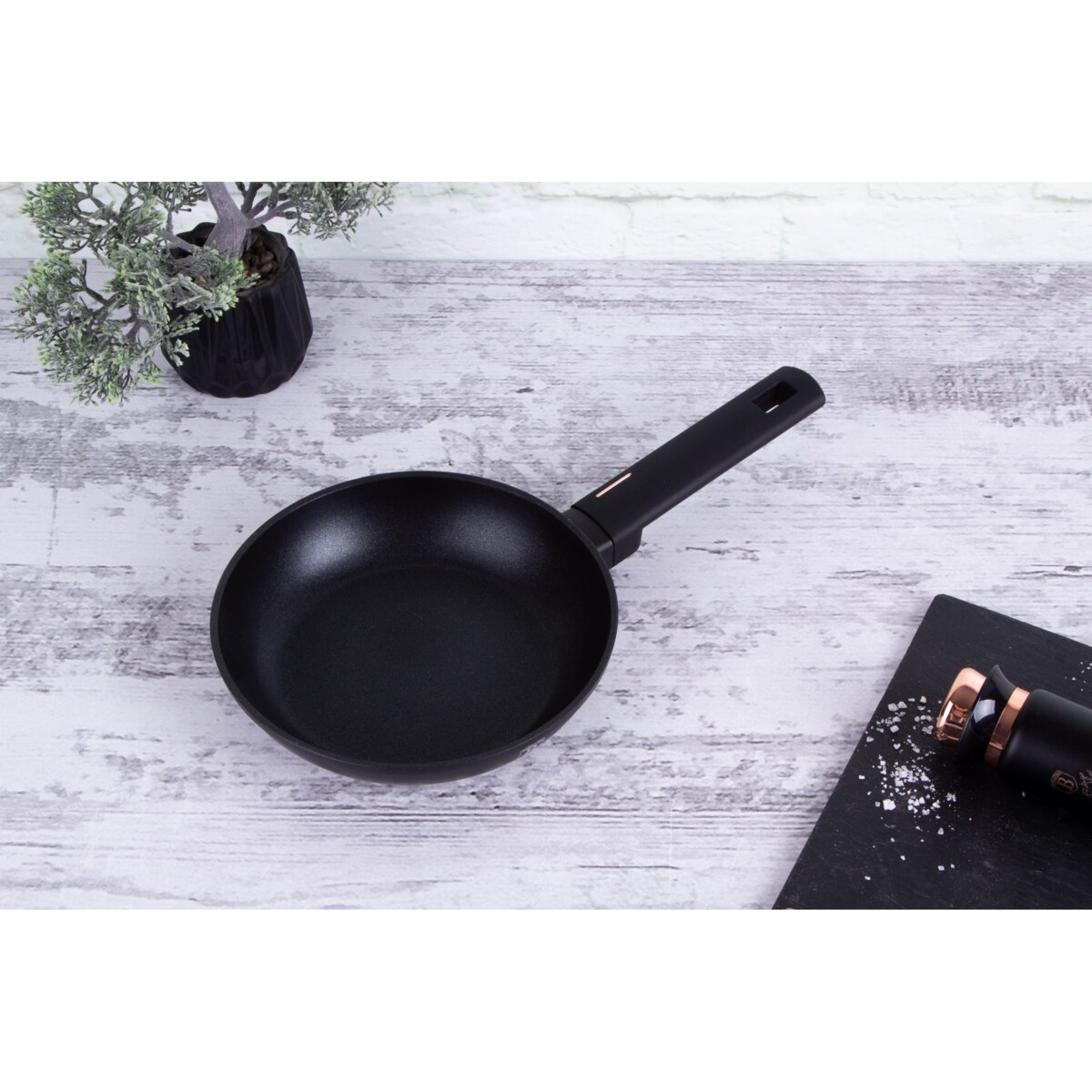 Patelnia tytanowa 20cm BerlingerHaus Monaco BH-7082