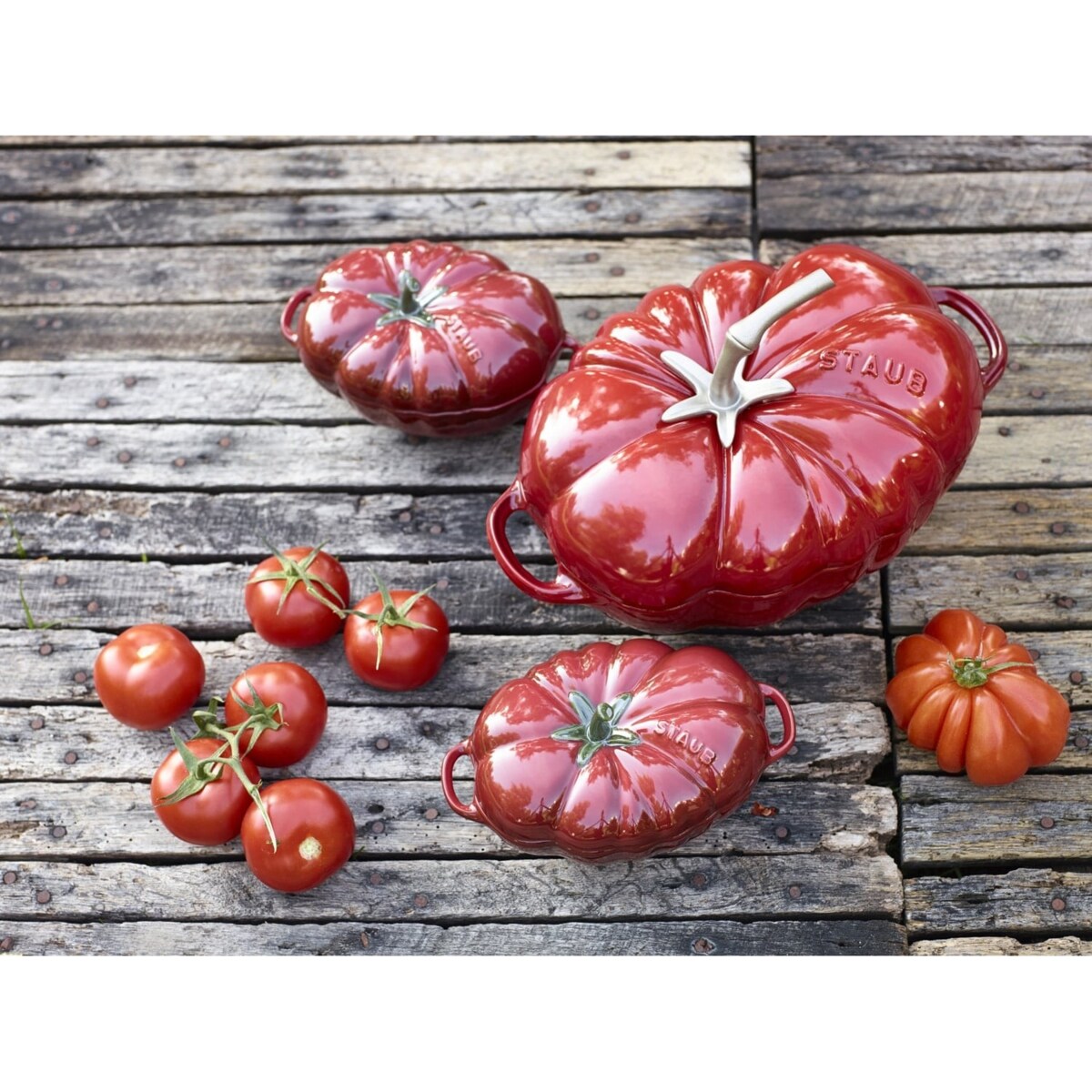 Garnek żeliwny owalny pomidor Staub - 2.5 ltr, Czerwony