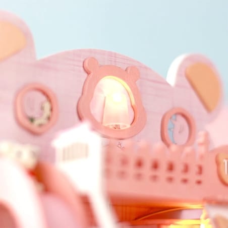 Miniaturowy domek - Różowy miś