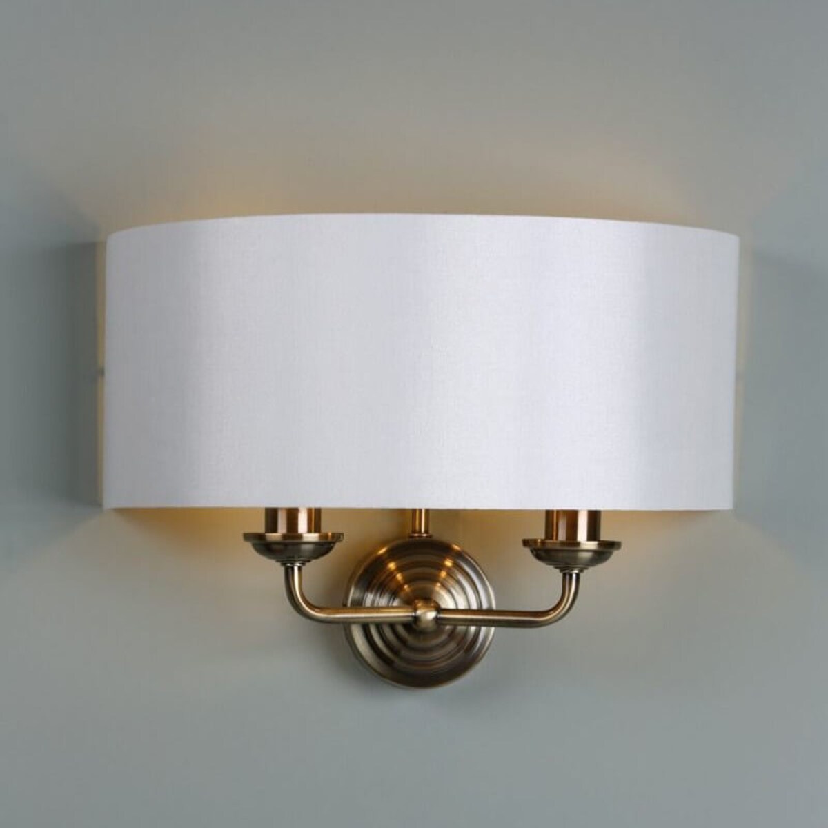 Oprawa ścienna Sorrento LA3727850-Q Laura Ashley do sypialni biała nikiel