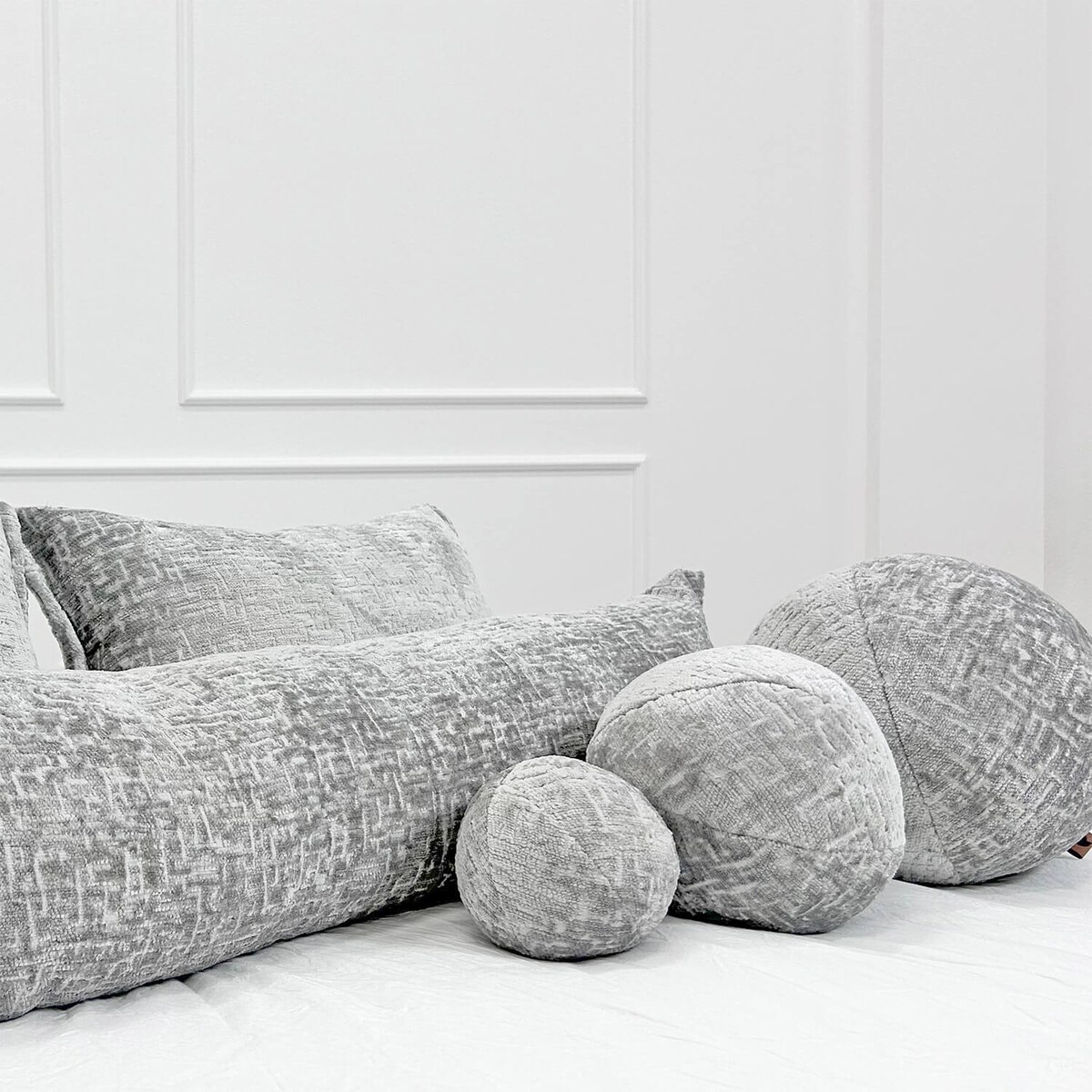 Poduszka HAPPY PILL 20 cm Stalowa