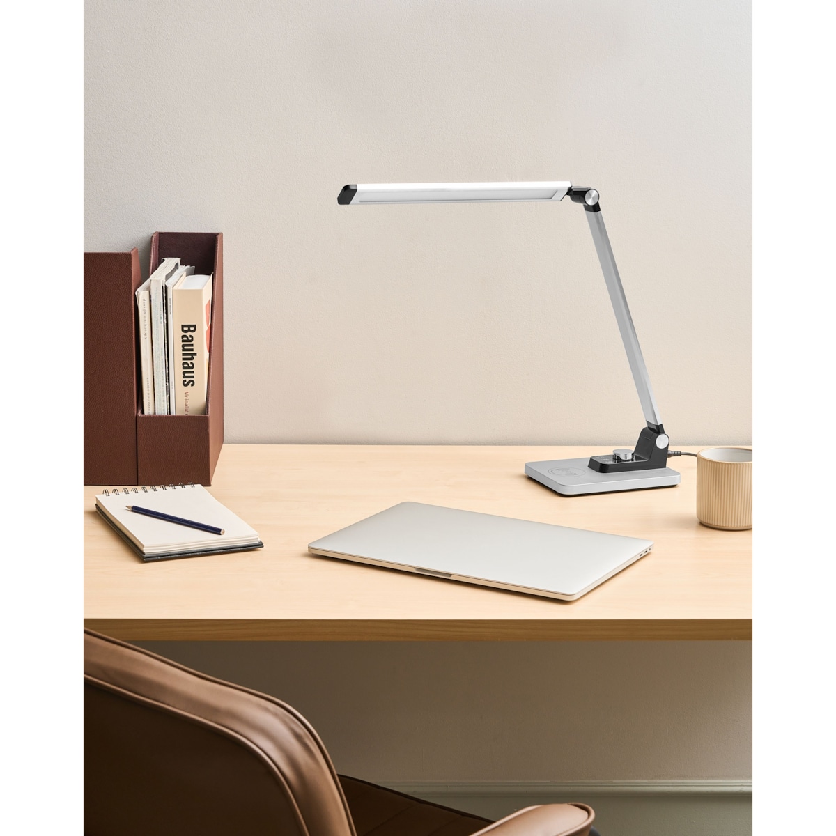 Lampa biurkowa LED ENIF Z ładowarką indukcyjną Srebrny