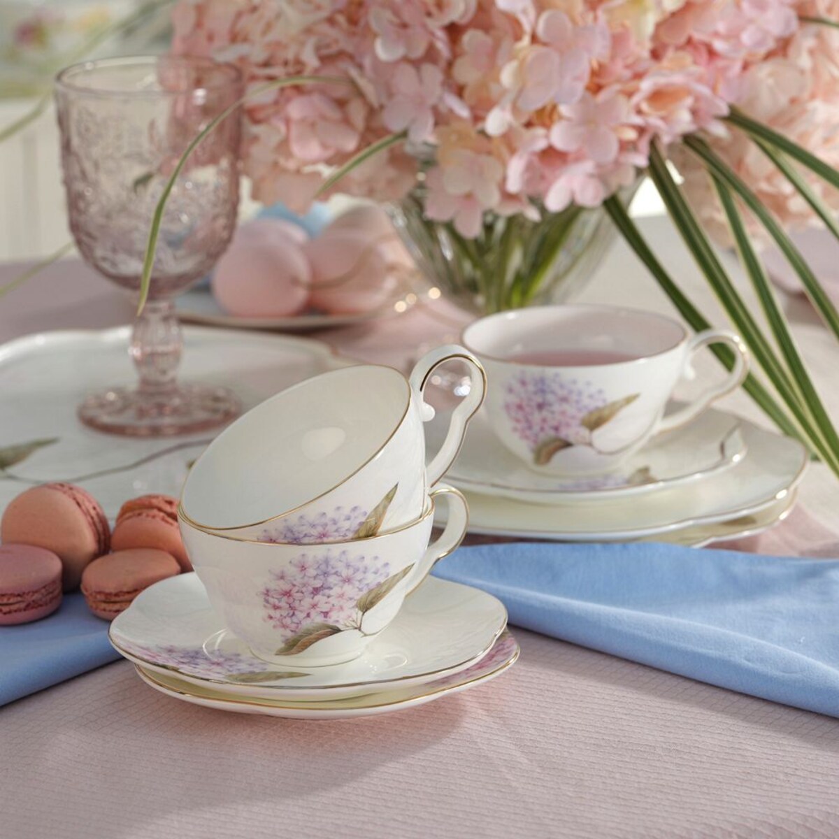 VILLA ITALIA Filiżanka do herbaty porcelanowa 200 ml ze spodkiem MAGIC BLOOMS