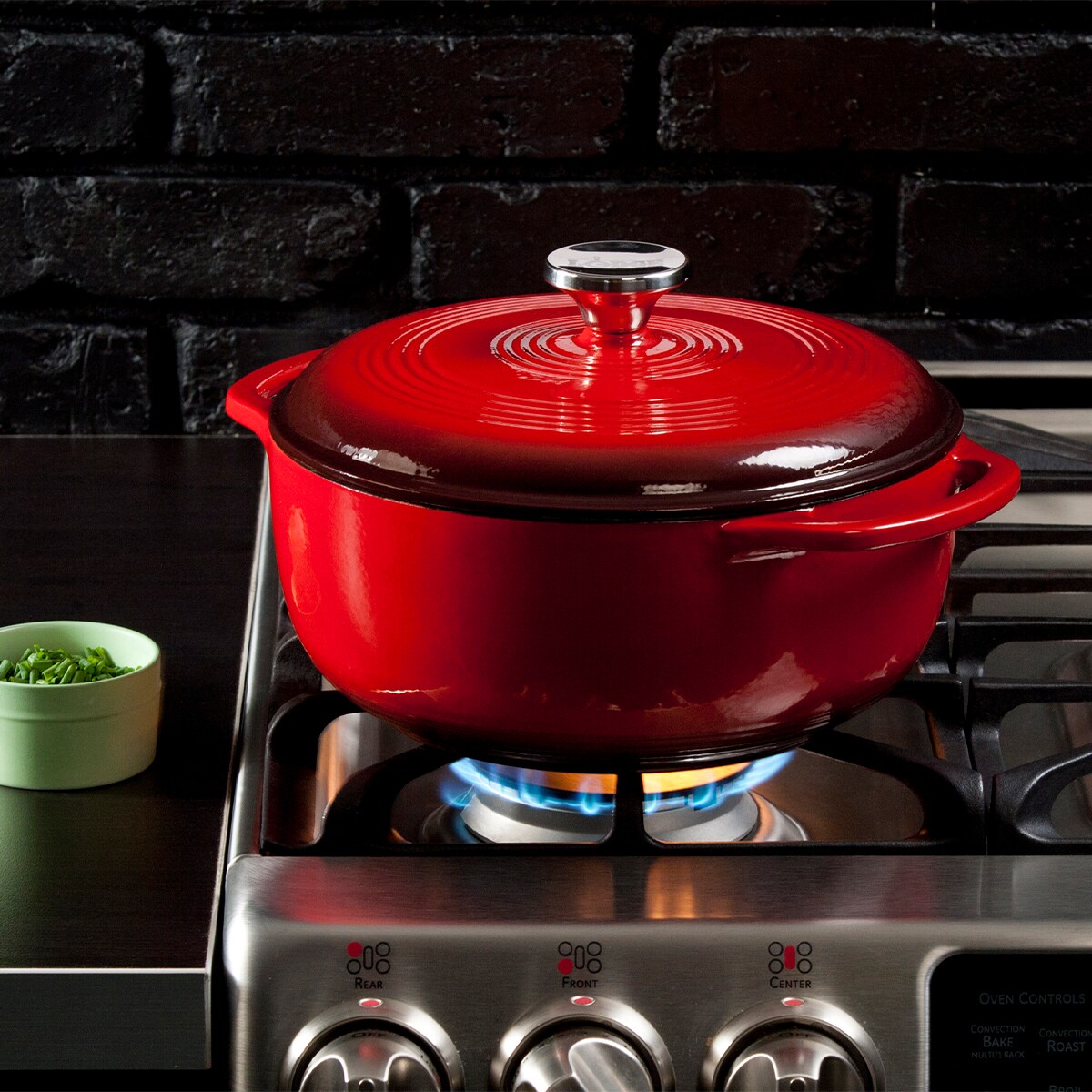 Garnek żeliwny emaliowany - czerwony 4,2L / Lodge