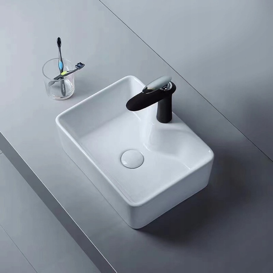 Umywalka nablatowa ceramiczna 47x37cm