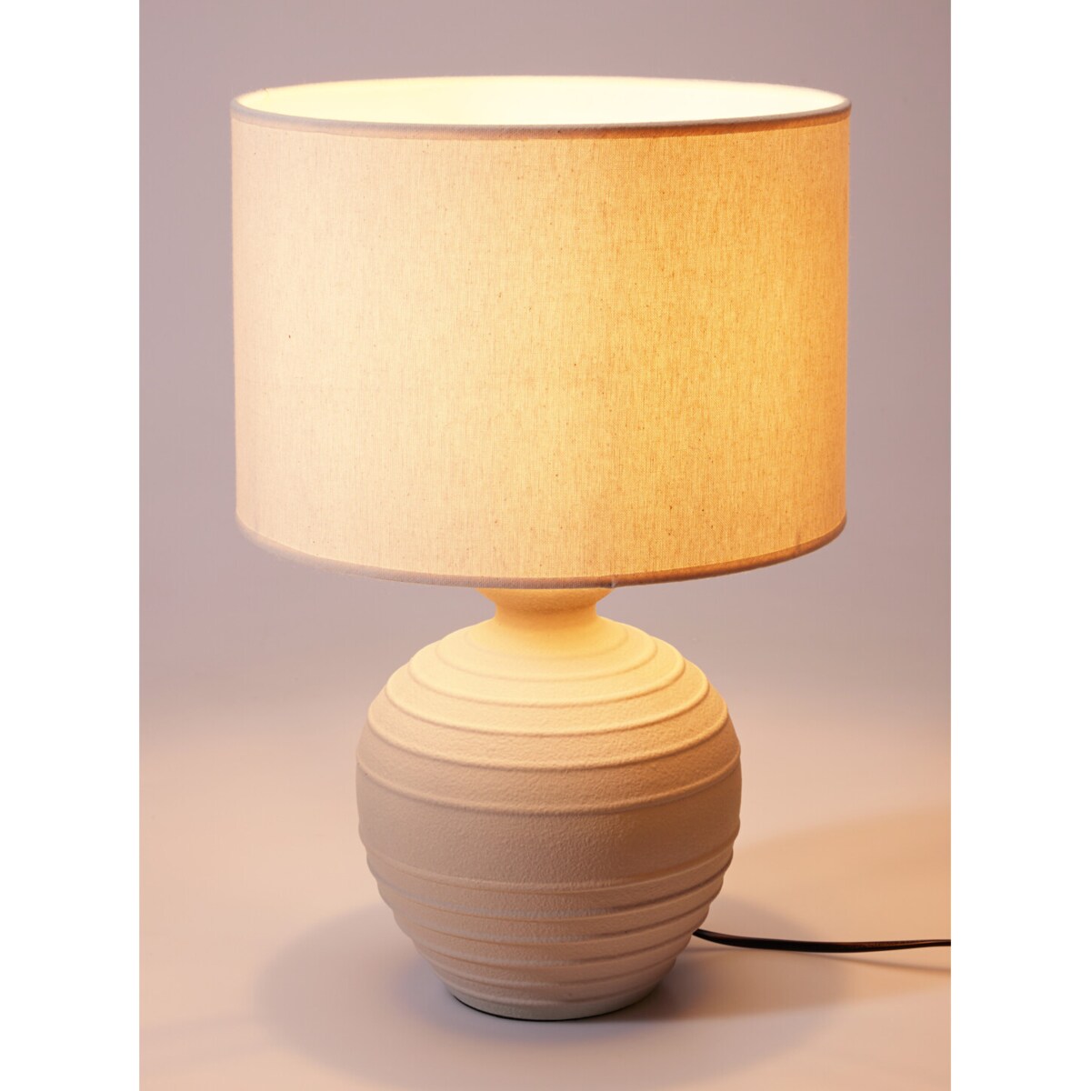 Lampa stołowa z okrągłą podstawą cementową, abażur lniany, Ø 32 x 47 cm