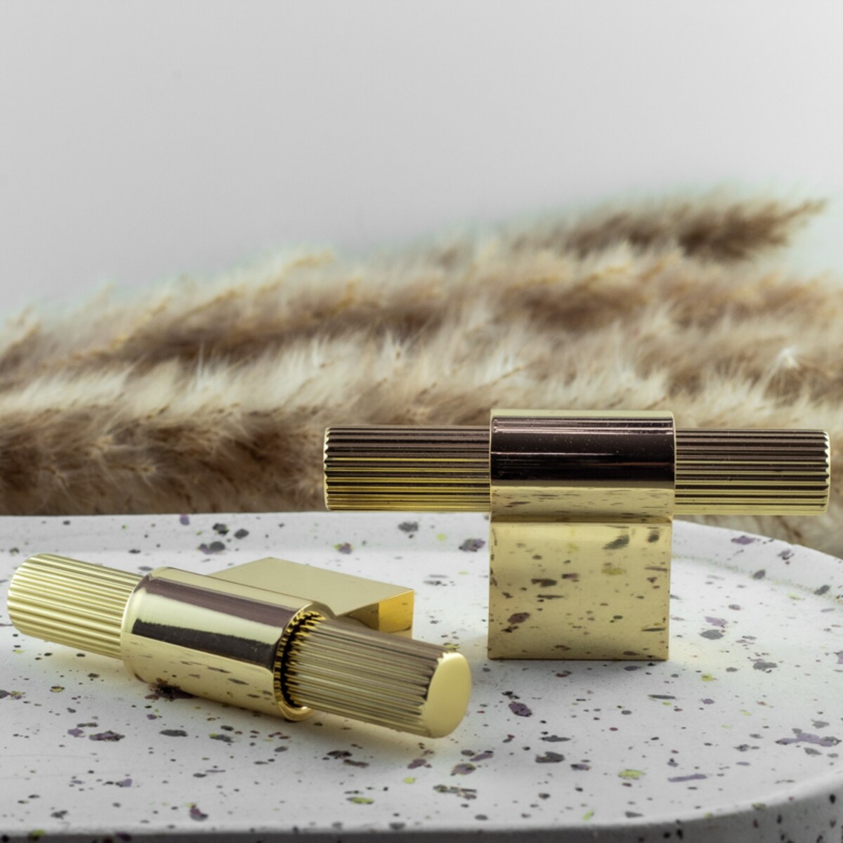 Gałka do mebli złota uchwyt meblowy podłużny połysk 68 mm