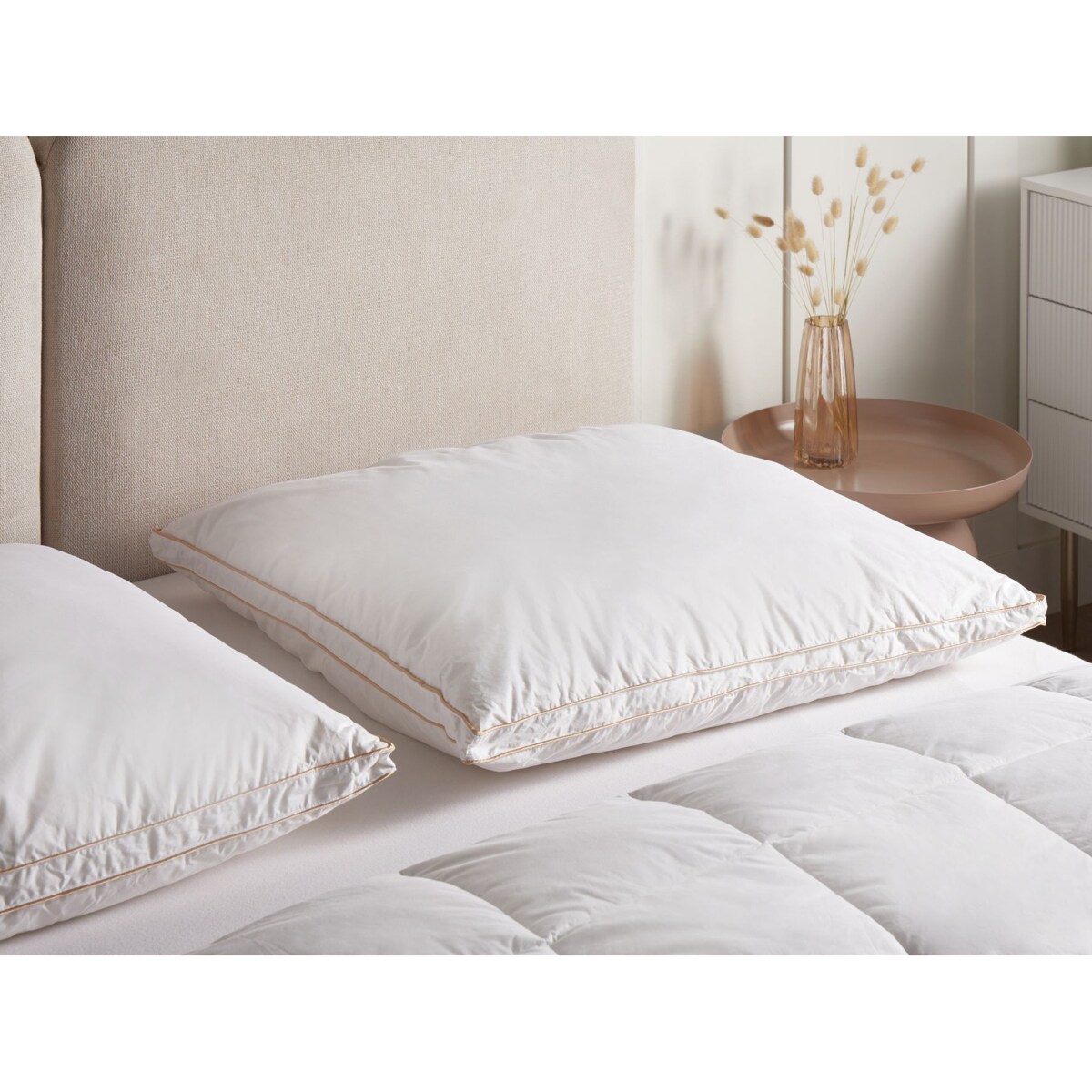 Poduszka trzykomorowa ETNA Wysoka Kacze pióra i puch 80 x 80 cm Biały