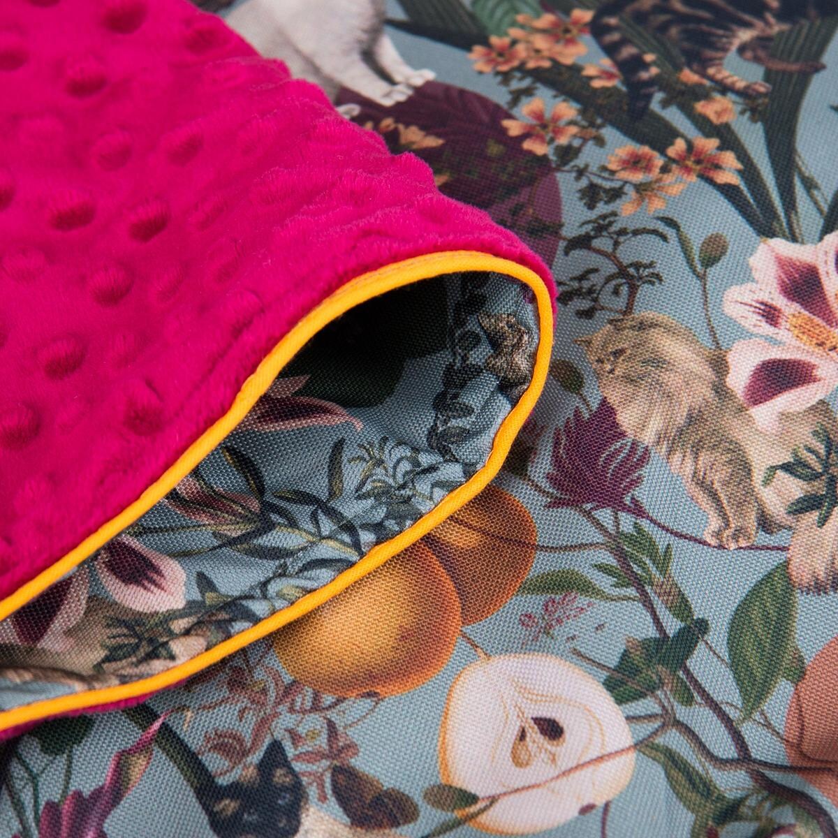 Legowisko okrągła poducha z kapturem "Kotolaż" - Rozmiar: S