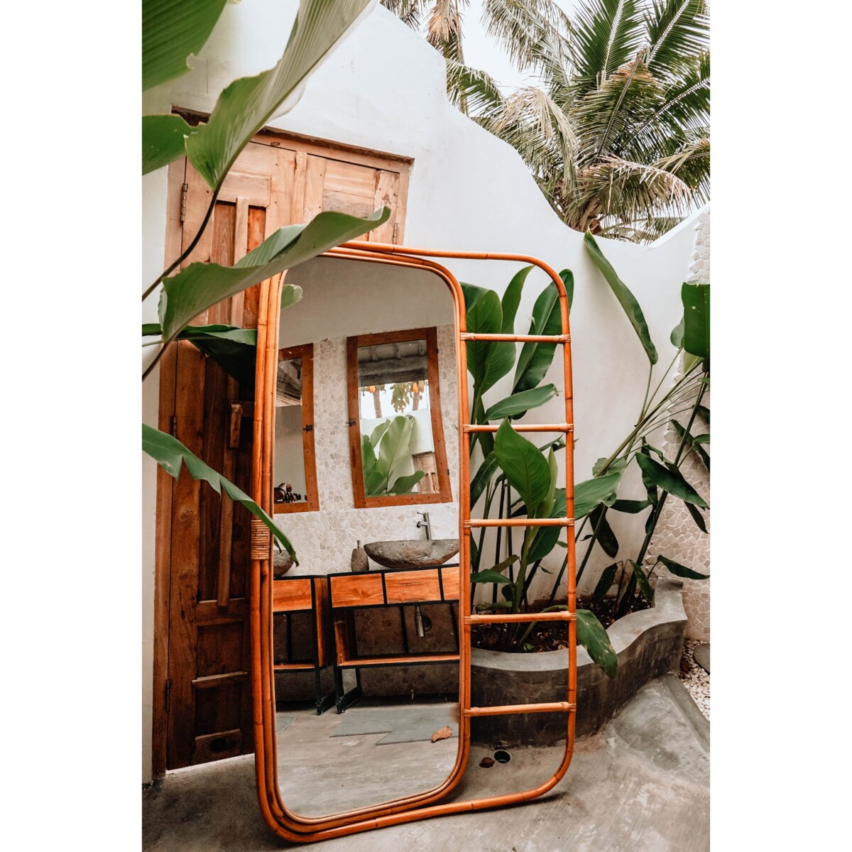 ROJA DUŻE RATTANOWE LUSTRO