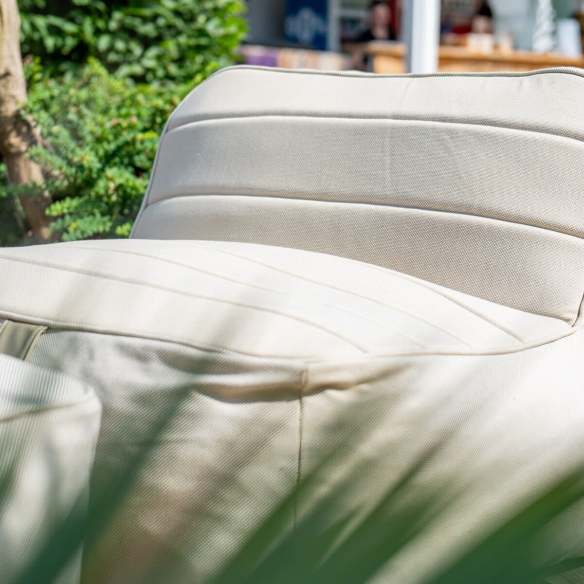 Fotel ogrodowy z podnóżkiem beżowy, sponge, siedzisko