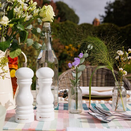 Młynek ręczny do soli lub pieprzu 17 cm - White / MasterClass