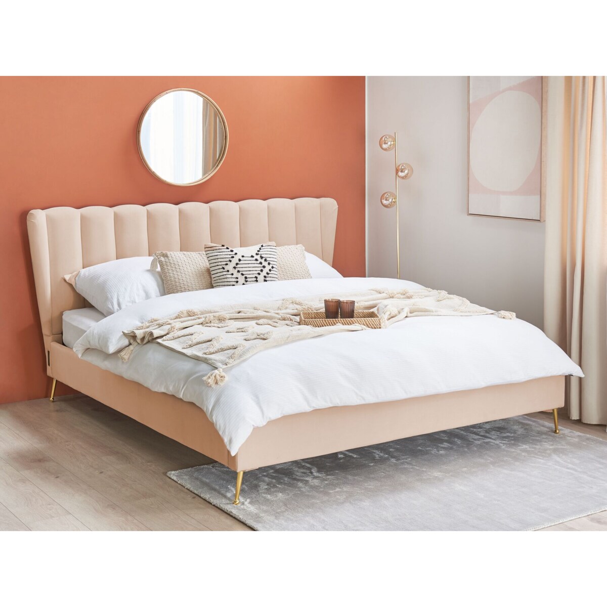 Łóżko welurowe 180 x 200 cm z portem USB beżowe MIRIBEL