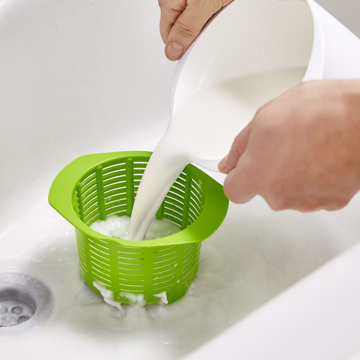 Naczynie do domowego twarogu / Lekue