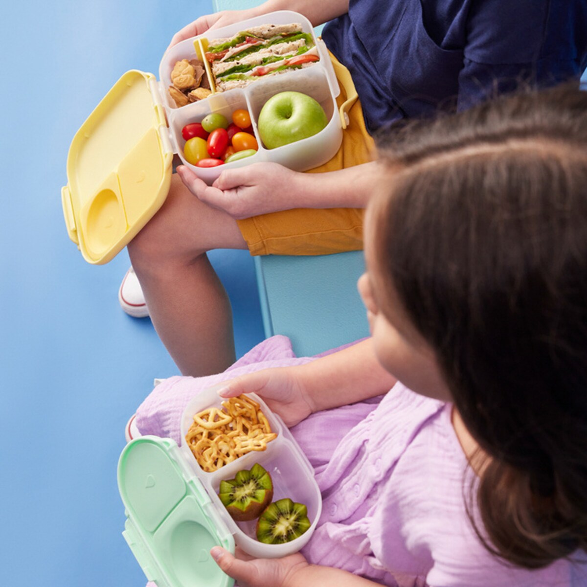 Mini lunchbox dla dzieci do szkoły - szczelna śniadaniówka z przegródkami Lemon Twist b.box