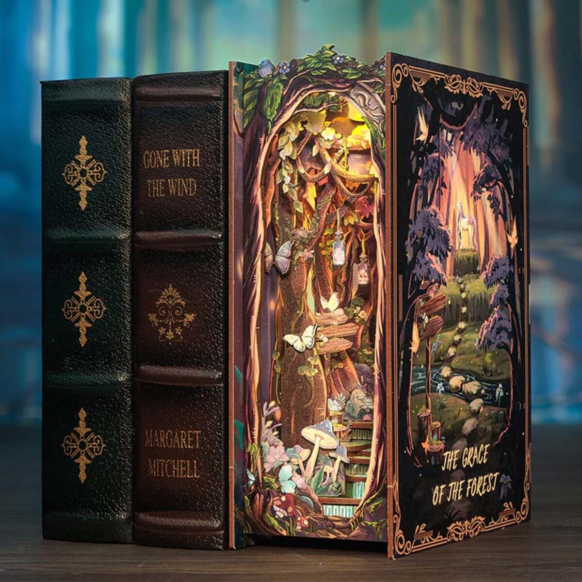 Miniaturowy domek Book Nook - Leśny świat baśni - CuteBee