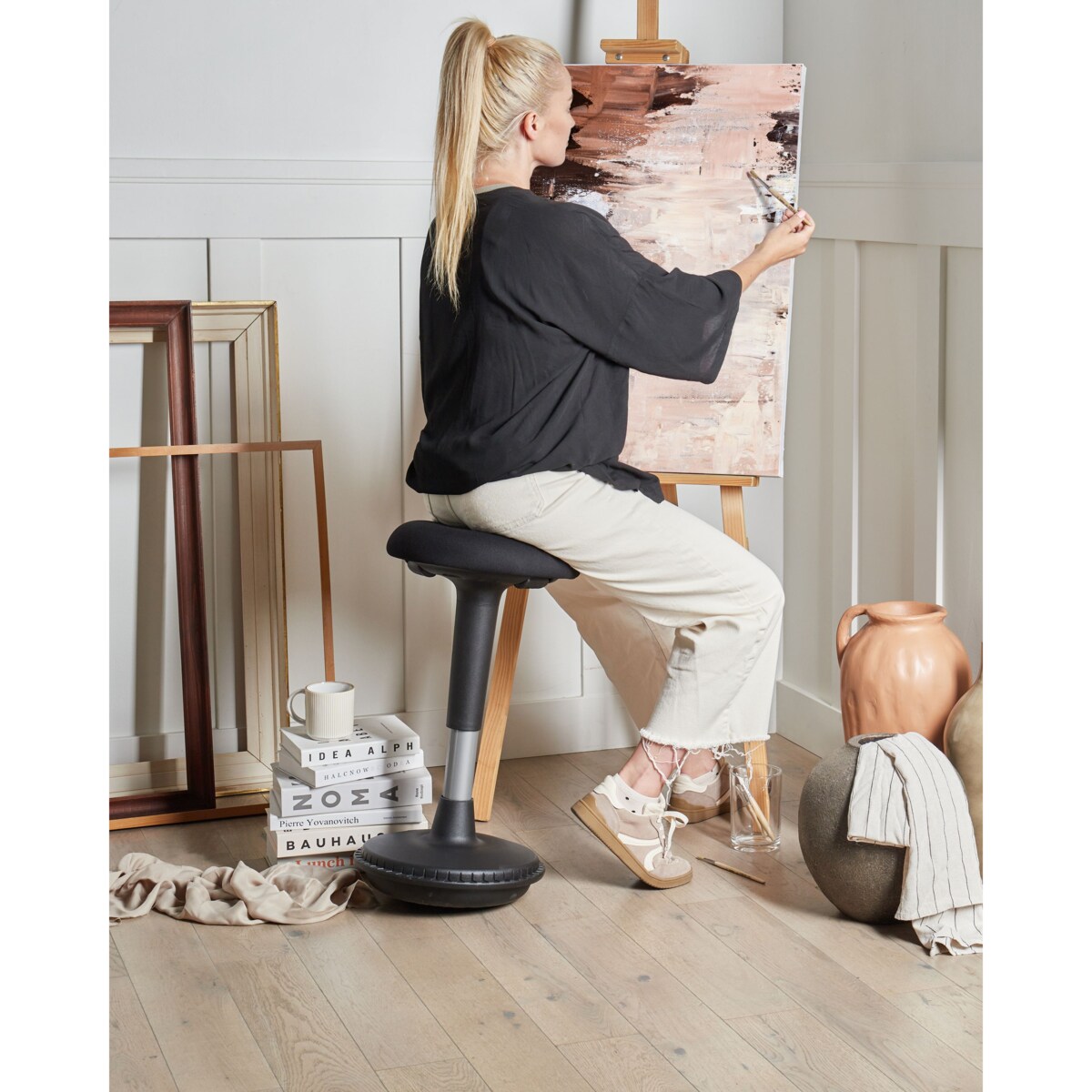 Stołek balansujący ESTELL Czarny