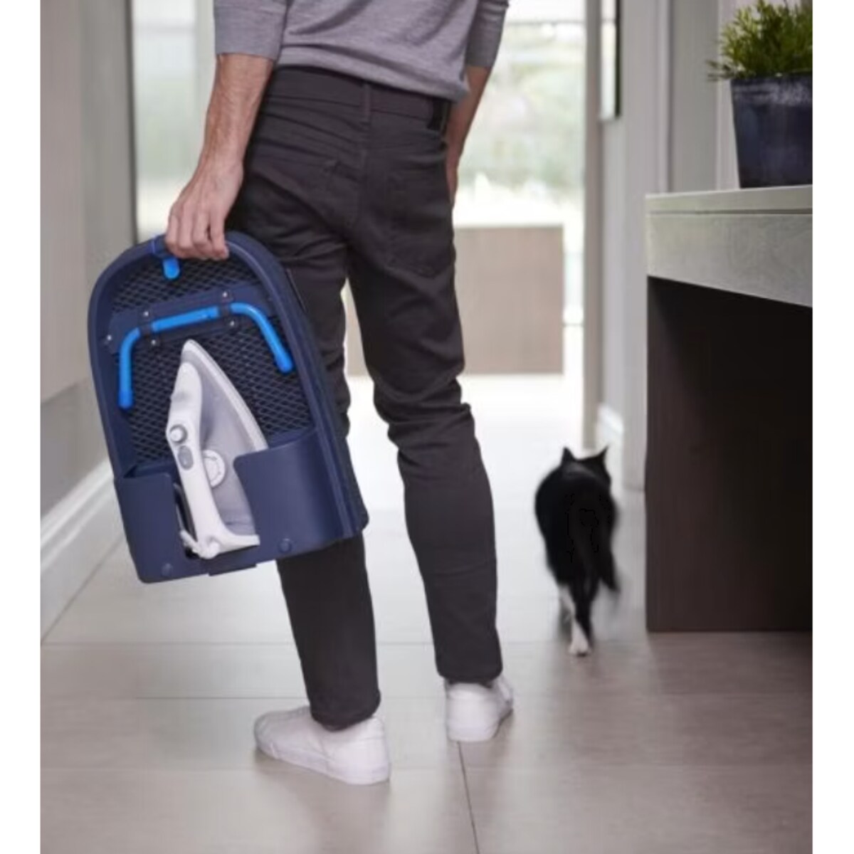 Składana deska do prasowania z miejscem na żelazko Pocket Plus, Joseph Joseph