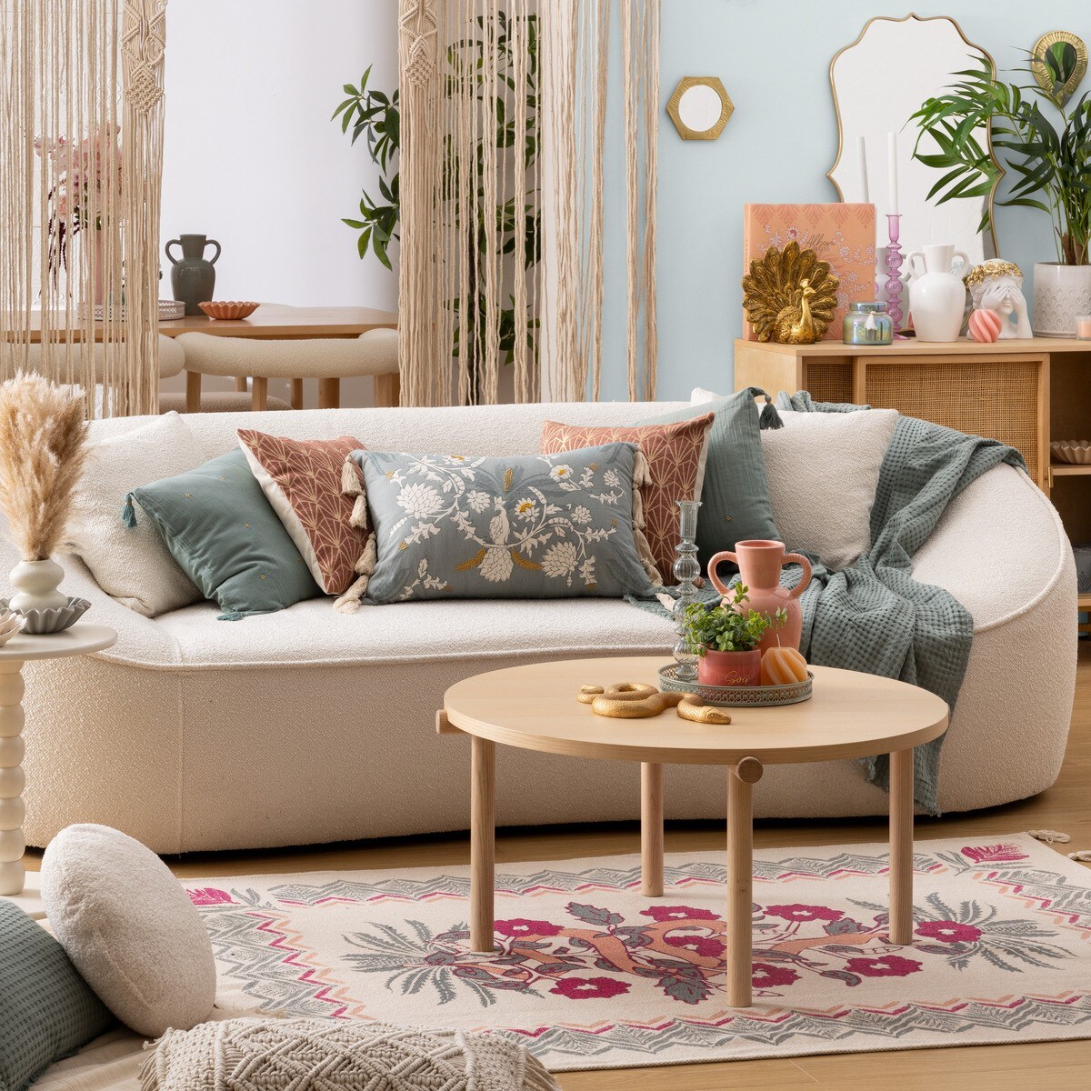 Poduszka dekoracyjna, haftowana seledynowo-zielona 58x38cm Wild