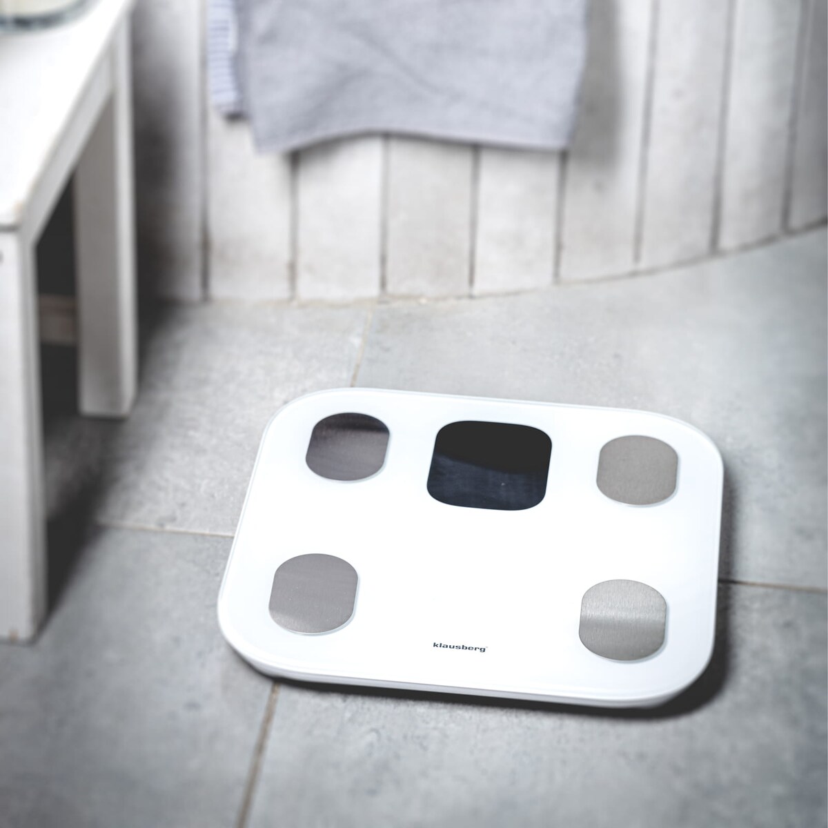 Waga łazienkowa z pomiarem tkanki tłuszczowej i składu ciała, Smart, BT, KLAUSBERG biała