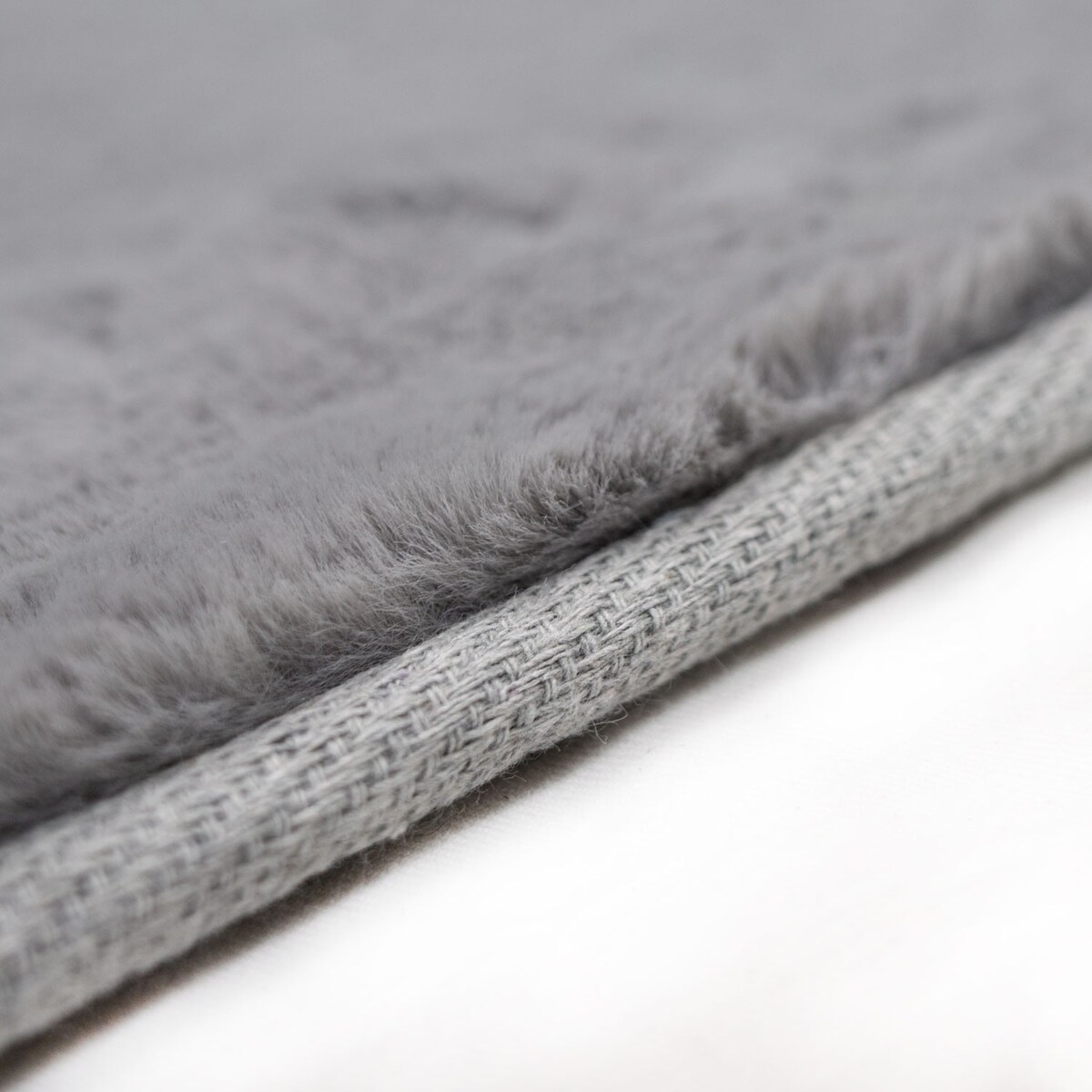 Dywan Rabbit Szary Futro Królika Topila 4000 futrzany 160x230