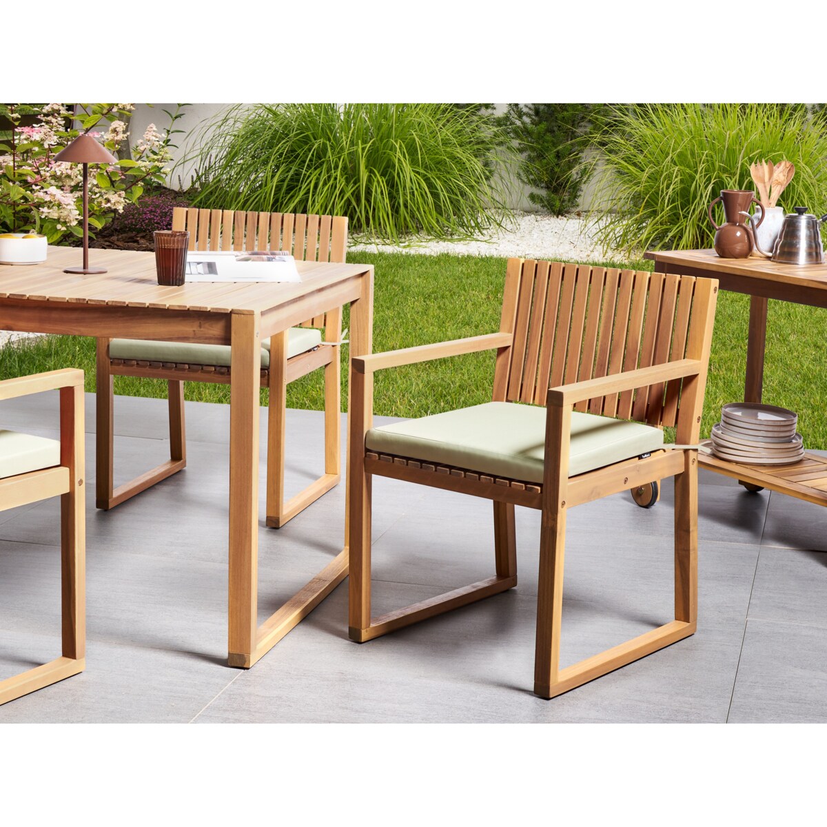 Zestaw ogrodowy dla 8 osób SASSARI PREMIUM z poduszkami Certyfikowane drewno akacjowe Jasnozielony