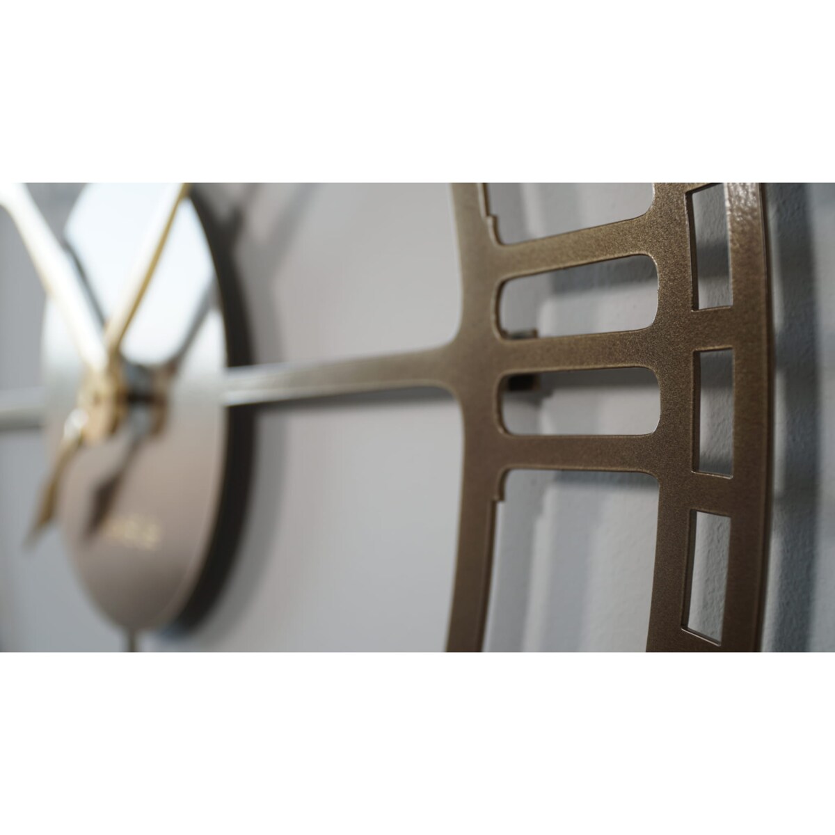 Złoty metalowy zegar ścienny 80cm