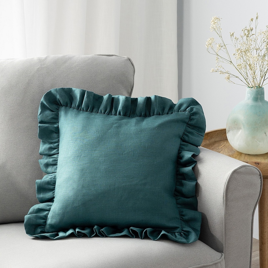 Poszewka Paula z falbaną 45x45 zgaszona szmaragdowa zieleń