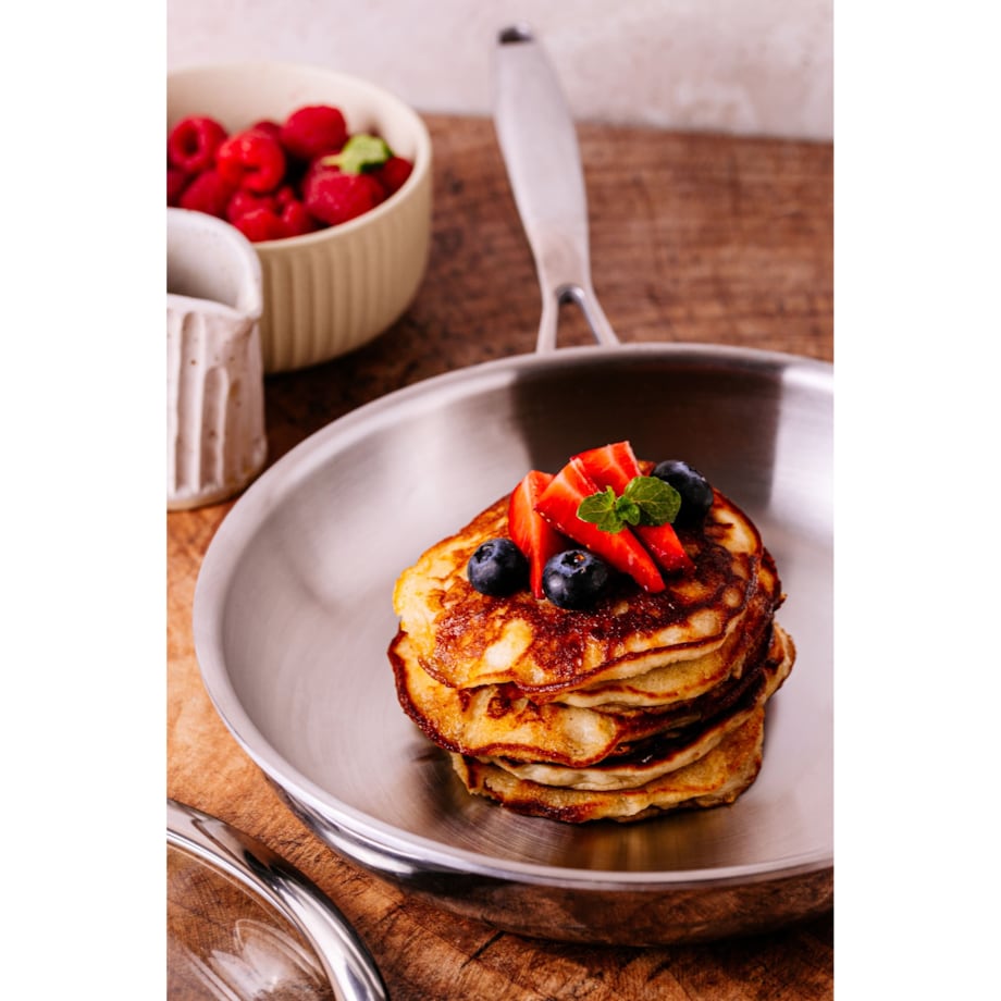 Profesjonalna patelnia stalowa Hikari 24 cm z pokrywką Na indukcje Na gaz Nierdzewna