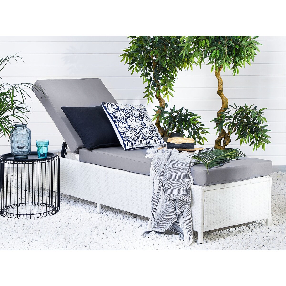 Leżak ogrodowy z technorattanu biały TURIN II