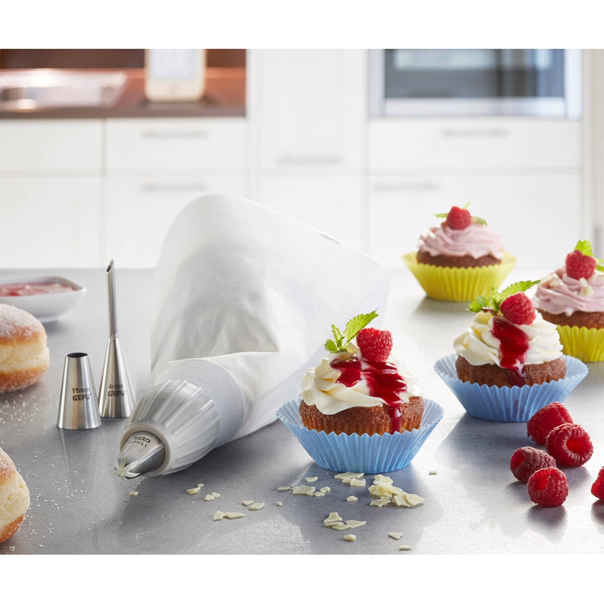 Rękaw cukierniczy z wymiennymi końcówkami DECORE