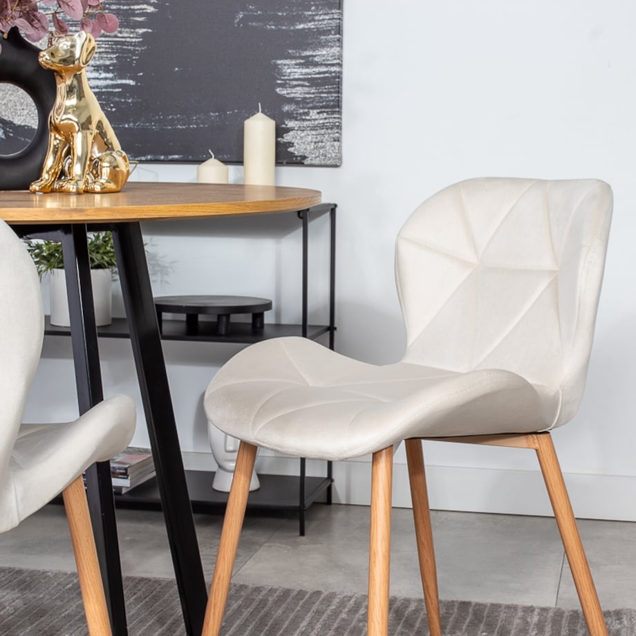 Krzesło tapicerowane welurowe beżowe jasne nogi do salonu