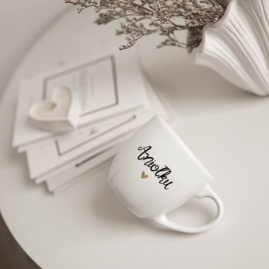 Biały Kubek Porcelanowy 300 ml - Napis Dzień Dobry Aniołku ze Złotym Sercem dla Ukochanej Osoby na Rocznicę